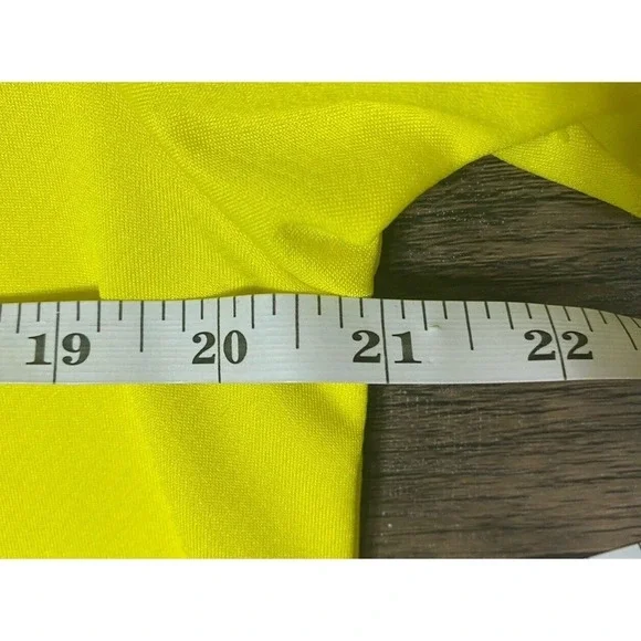 Under Armour | Men’s Medium Polo Shirt - Picture 5 of 8